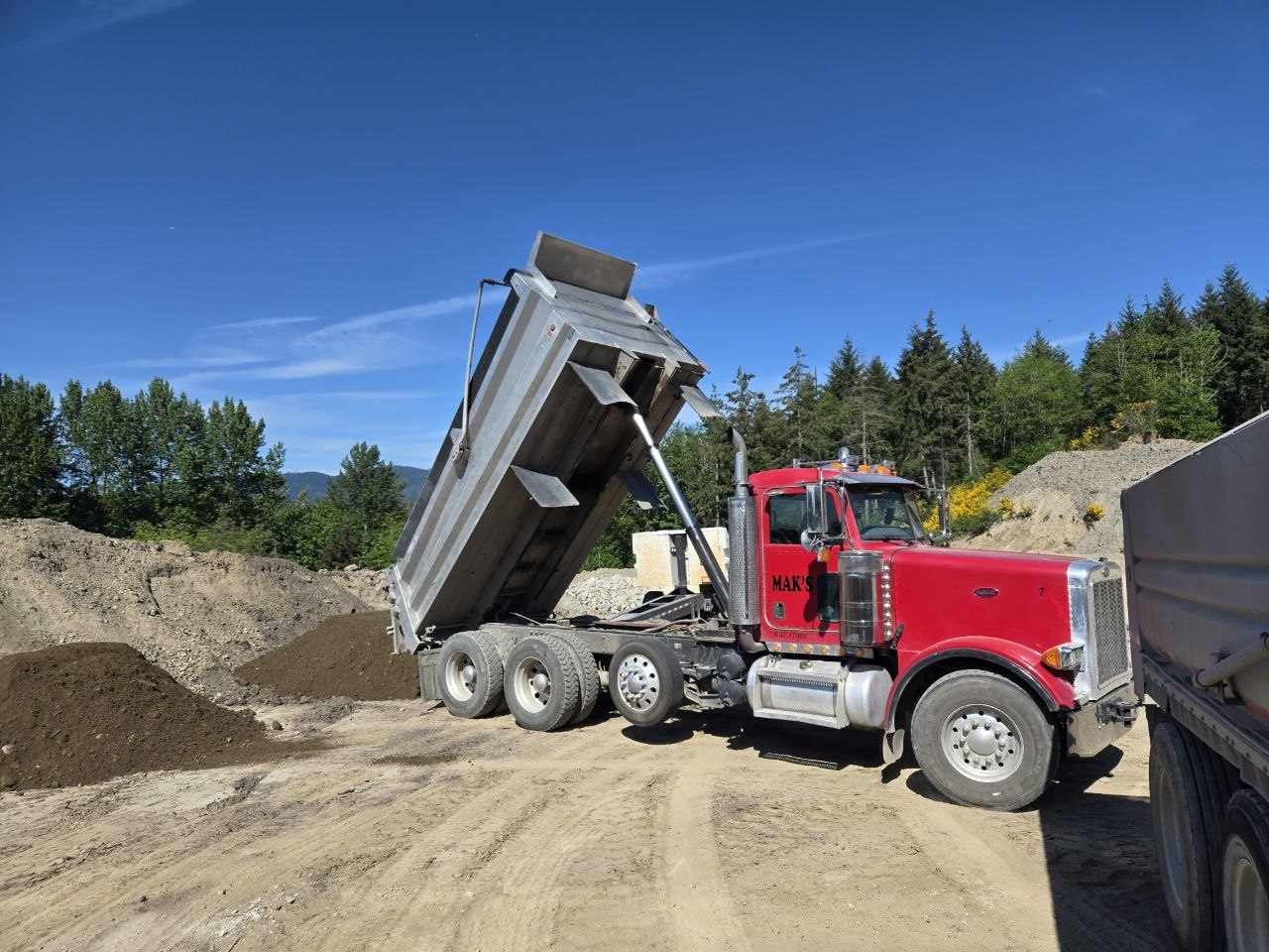 Bulk excavation & excavator loading